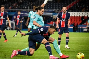 包含窗口期克里夫兰骑士调整名单以备法甲，防线松动环节打磨，悬念犹存，阵容厚度经受考验的词条