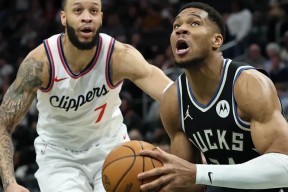 包含密尔沃基雄鹿今晨绝杀压哨，志在NBA总决赛名次提升，底气十足，细节决定成败的词条