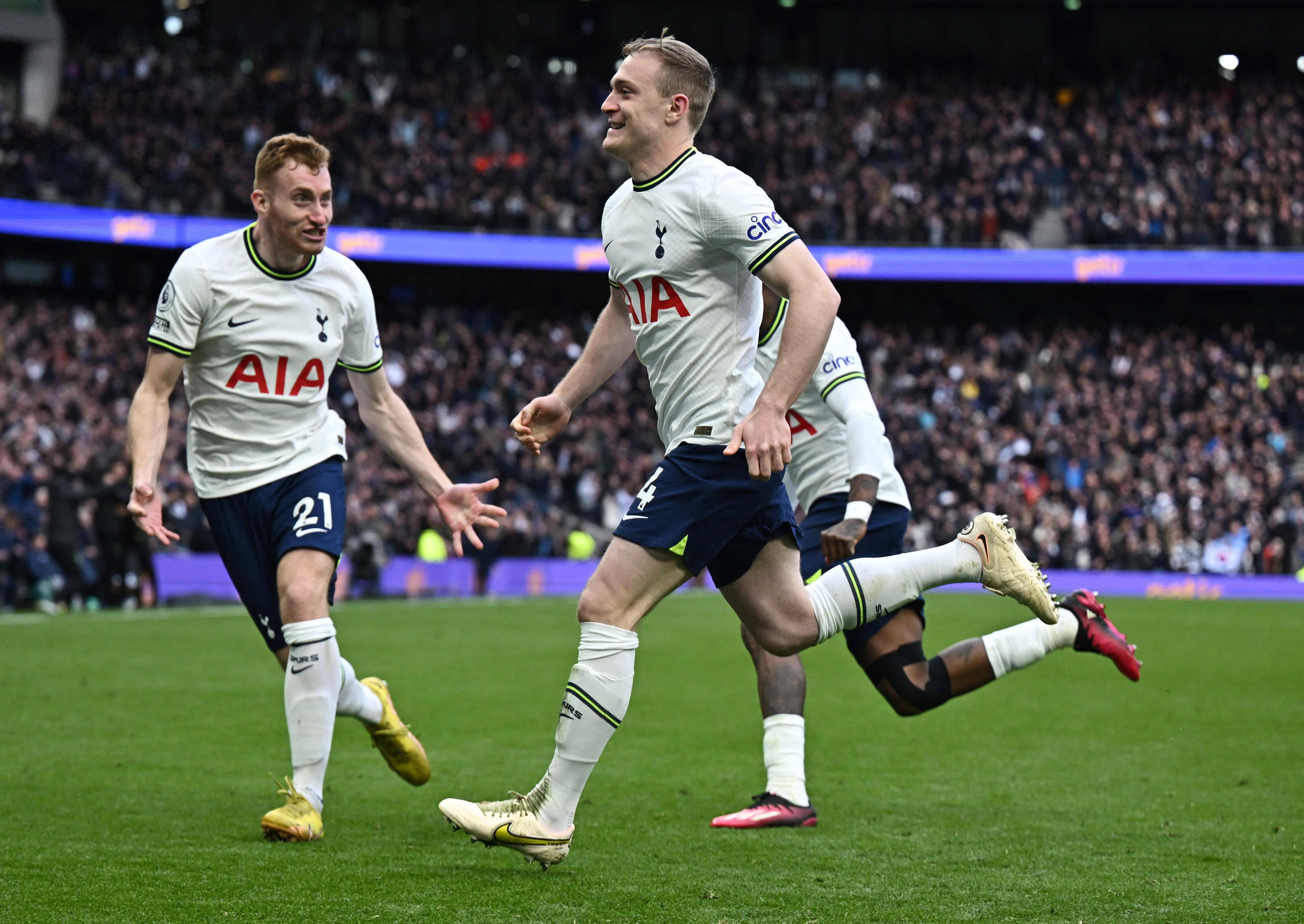 包含斯图加特迎欧联关键赛，冲刺阶段扳平良机，更衣室稳定，年轻球员得到机会的词条