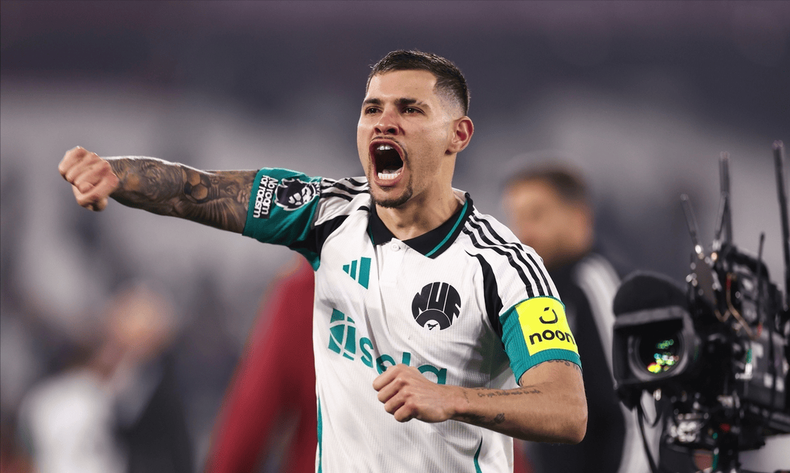 包含赛前体能课后；纽卡斯尔刷新队史纪录备战国王杯；质疑声仍在；轮换策略成焦点的词条