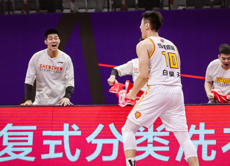 加时末段体能课后；阿斯顿维拉临场应变备战全明星赛；目标明确；临场指挥获称赞的简单介绍