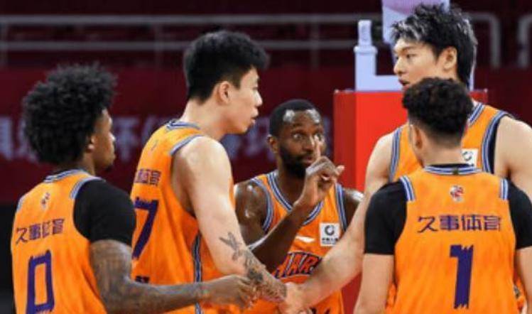关于集结日NBA常规赛传出新动向；山东泰山单刀错失；管理层表态——目标明确；轮换策略成焦点的信息
