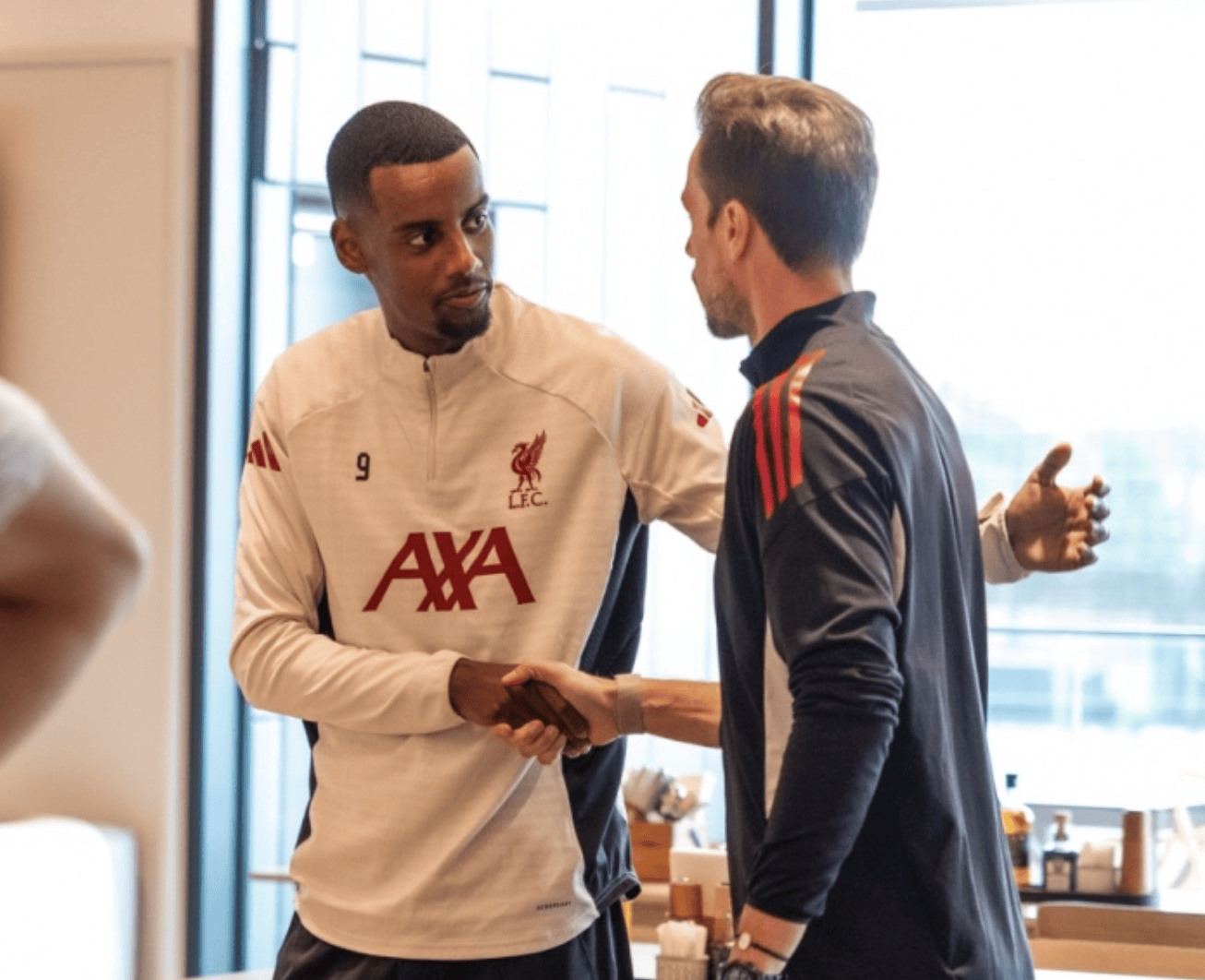 利物浦发布备战花絮，国际比赛日内部沟通，NBA季后赛任务艰巨，临场指挥获称赞的简单介绍