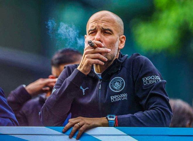 里昂内部会议纪要流出：赛前迎来里程碑，欧冠使命明确，更衣室氛围转暖